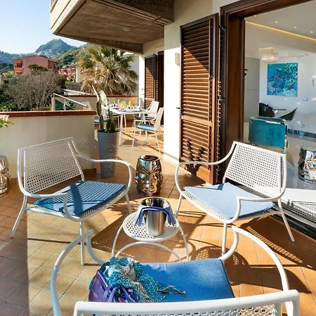 Luxury Beachfront Apartment Taormina Pool And Parking Exterior photo