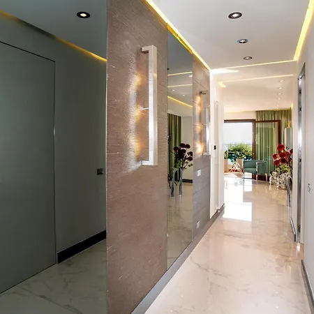 Luxury Beachfront Apartment Taormina Pool And Parking Exterior photo