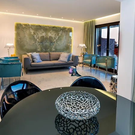 Luxury Beachfront Apartment Taormina Pool And Parking Exterior photo