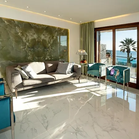 Luxury Beachfront Apartment Taormina Pool And Parking Exterior photo