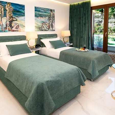 Luxury Beachfront Apartment Taormina Pool And Parking Exterior photo