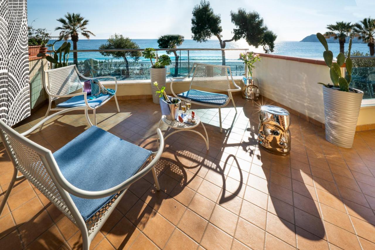 Luxury Beachfront Pool And Parking Taormina