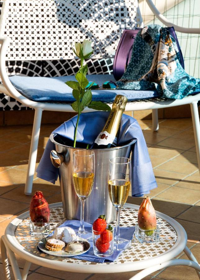 Luxury Beachfront Pool And Parking Taormina