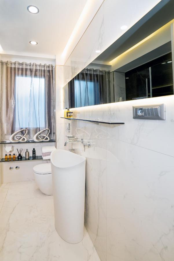 Luxury Beachfront Pool And Parking Apartment Taormina