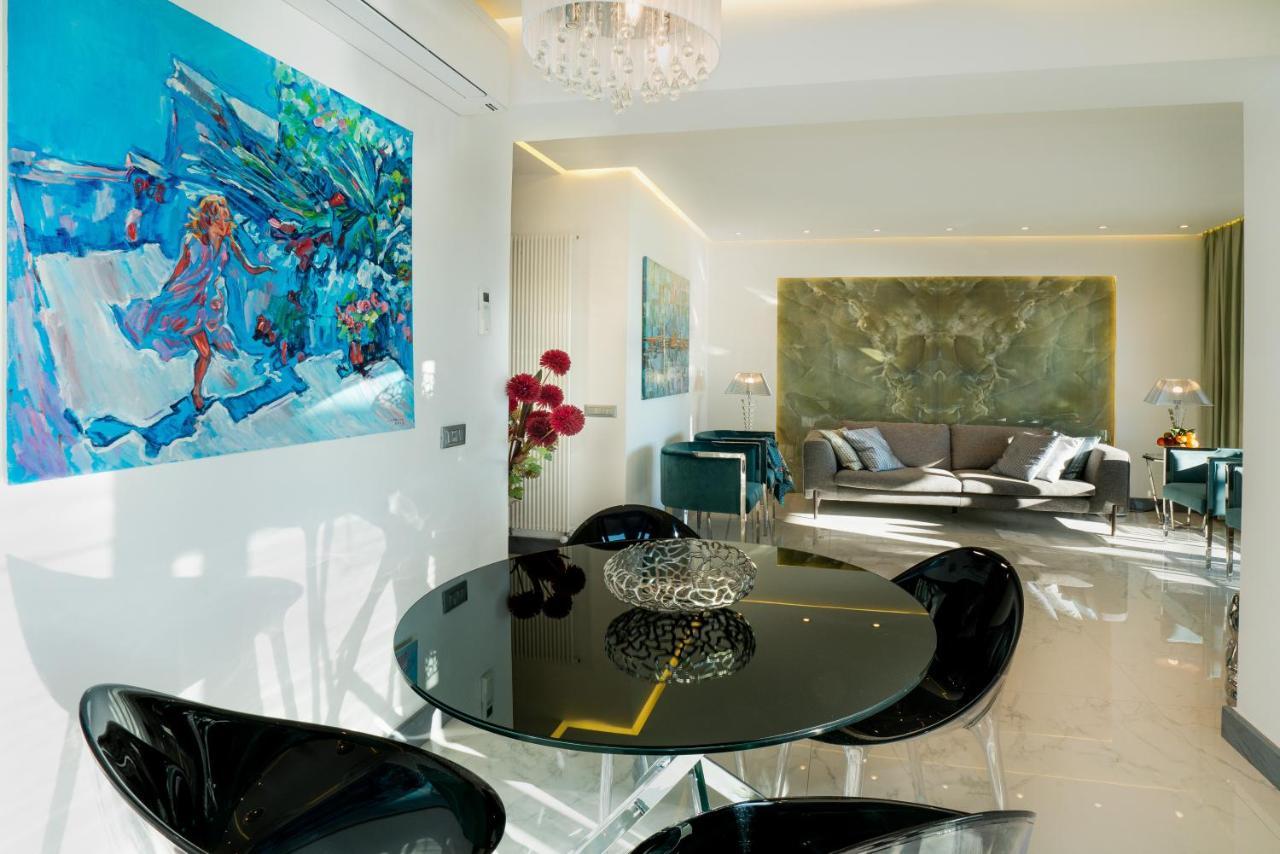 Luxury Beachfront Pool And Parking