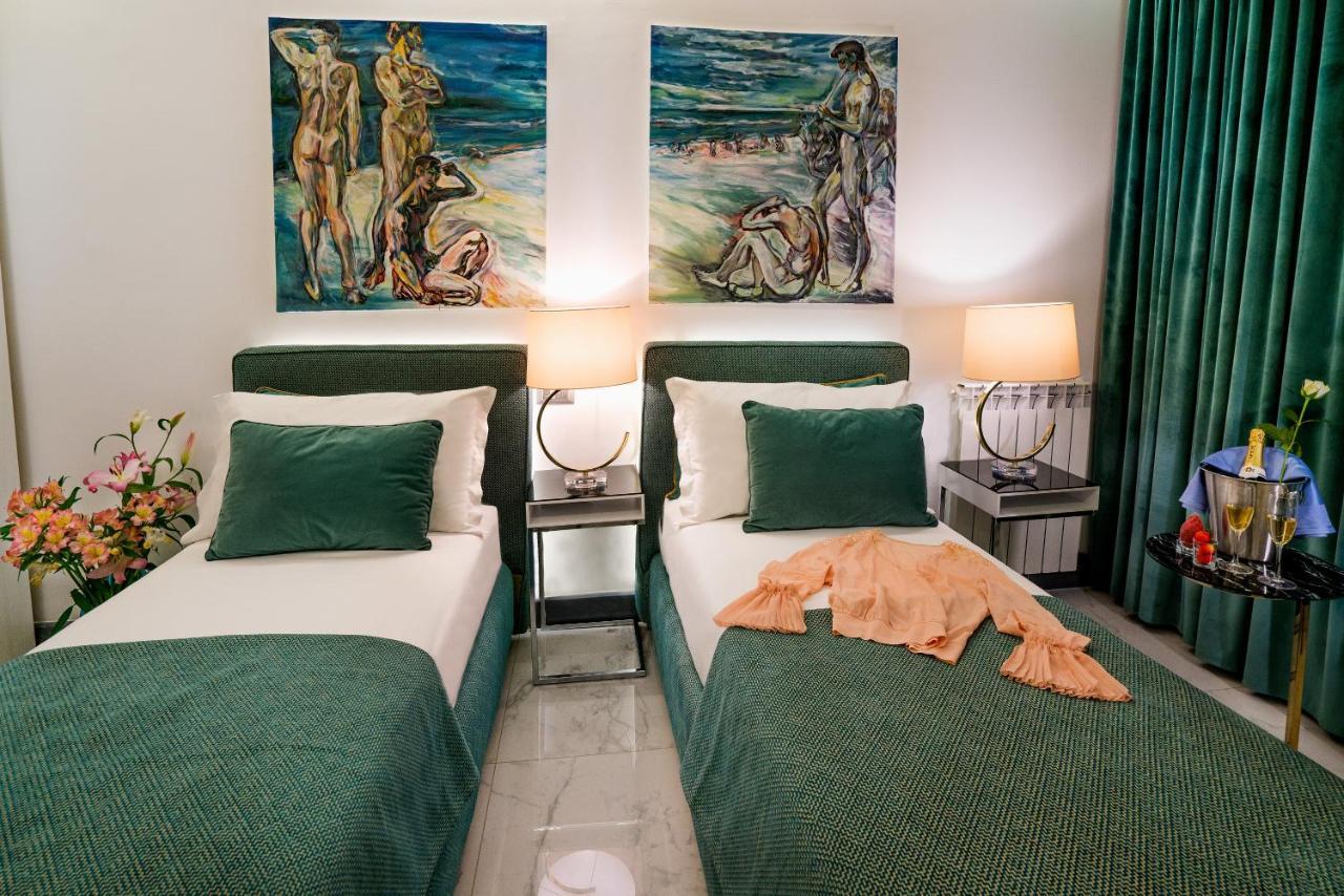 Luxury Beachfront Pool And Parking Apartment Taormina