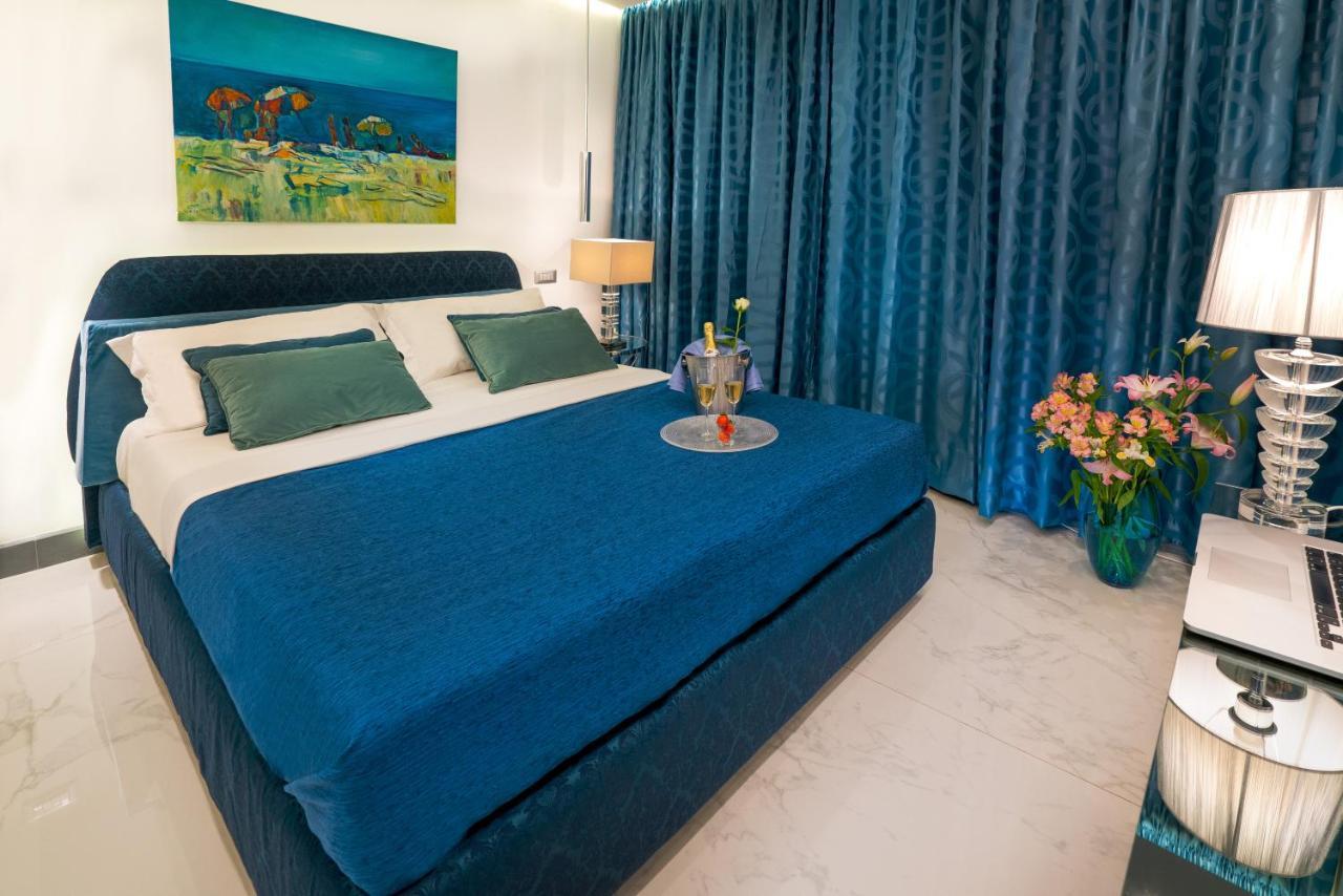 Apartment Luxury Beachfront Pool And Parking