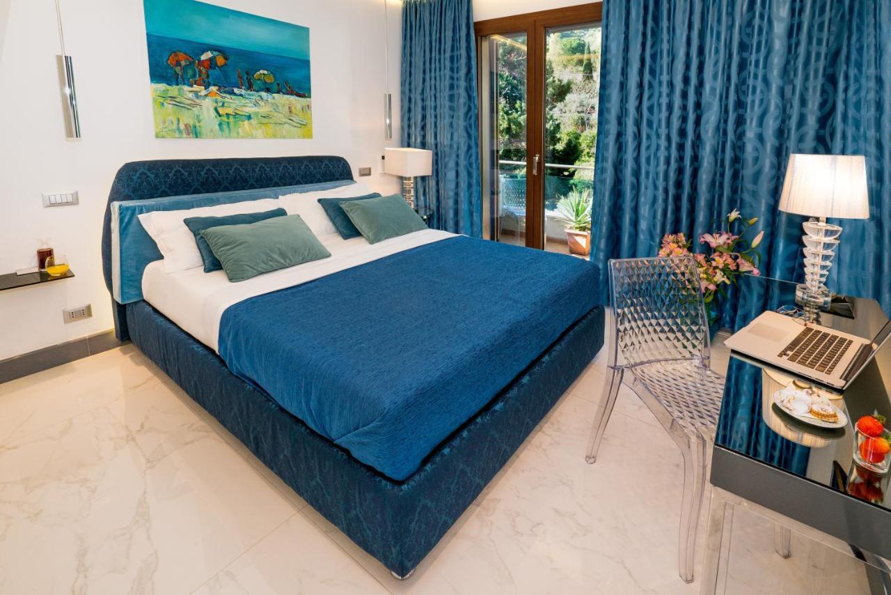 Luxury Beachfront Pool And Parking