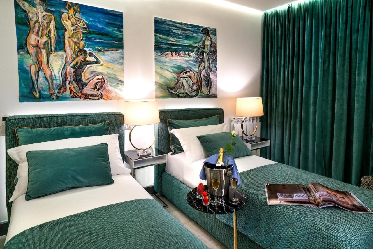 Luxury Beachfront Pool And Parking Apartment Taormina