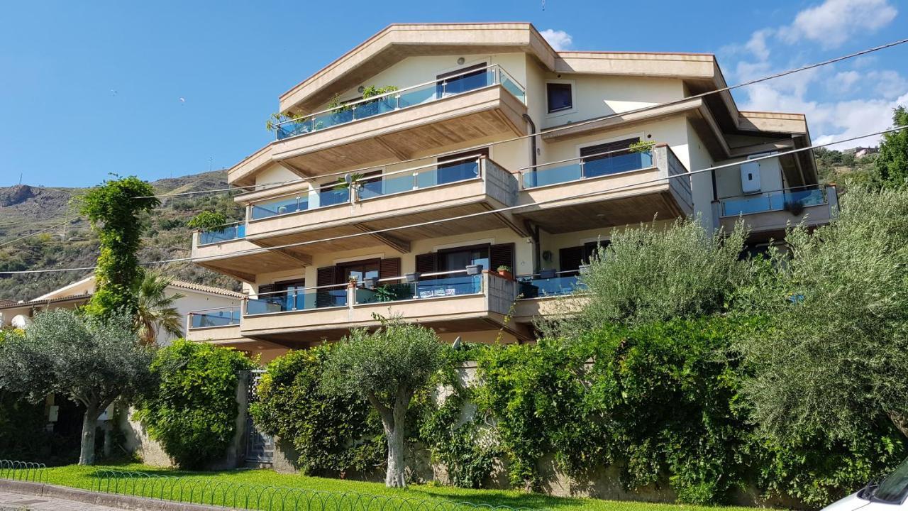 Luxury Beachfront Pool And Parking Appartement Taormina